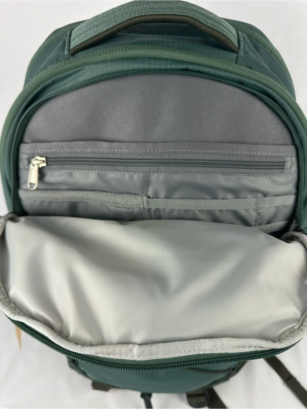 The North Face Borealis Backpack 28L Duck Green/New Taupe Green NWT